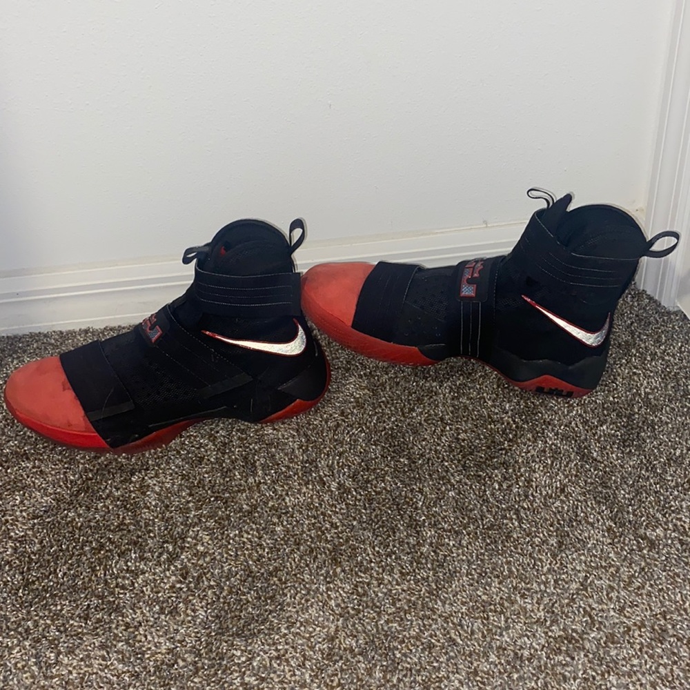 Shoes - Picture 4 of 10